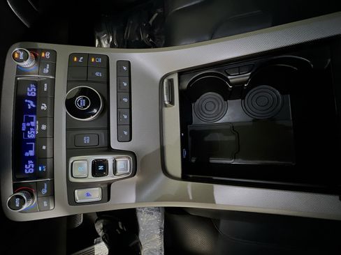 Used 2022 Hyundai Palisade Limited image 25