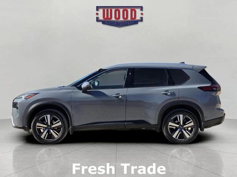 Used 2025 Nissan Rogue SL image 4