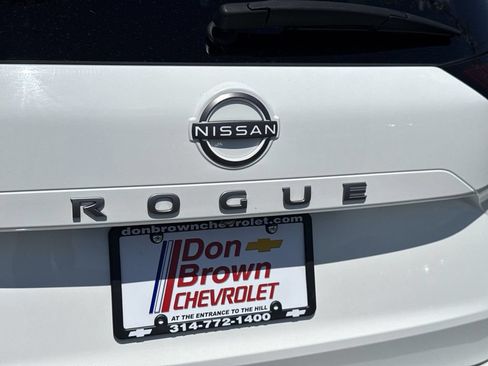 Used 2024 Nissan Rogue S FWD image 31
