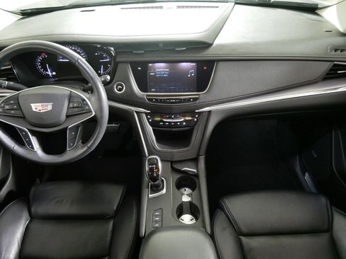 Used 2017 Cadillac XT5 Premium Luxury w/ LPO, Wheel Lock Package image 10