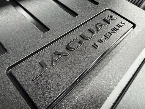 Used 2019 Jaguar E-PACE P250 AWD 4dr SUV image 31