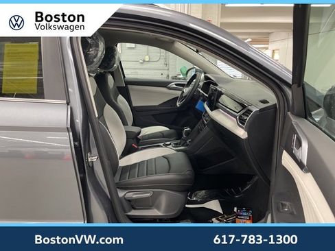 New 2026 Volkswagen Taos SEL image 11