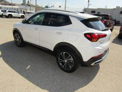 Used 2021 Buick Encore GX Essence AWD/4WD image 5