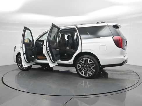 New 2025 Ford Expedition Platinum w/ Platinum Ultimate Package AWD/4WD image 35