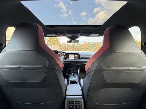 Used 2024 Volkswagen GTI SE w/ SE Leather Seats Package image 29