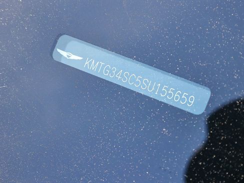 Used 2025 Genesis G70 2.5T image 30