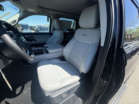 New 2026 Ford Expedition Max Platinum image 13