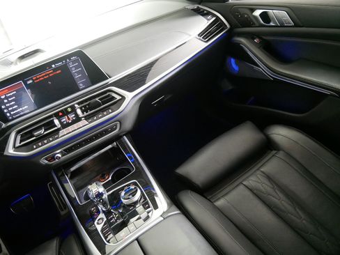Used 2021 BMW X7 M50i AWD/4WD image 11