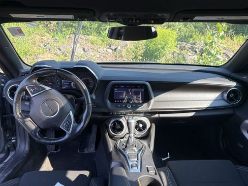 Used 2019 Chevrolet Camaro LT w/ Technology Package RWD image 4