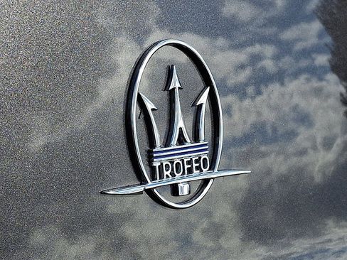 Used 2019 Maserati Levante Trofeo image 34