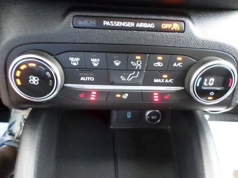 Used 2020 Ford Escape SEL image 10