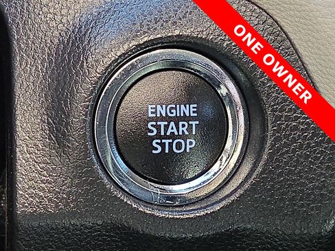 Used 2021 Toyota RAV4 XLE w/ Convenience Package image 19