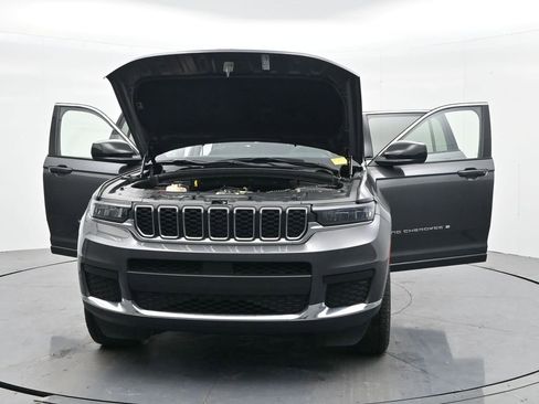 Used 2023 Jeep Grand Cherokee L Laredo image 41