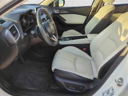 Used 2018 MAZDA MAZDA3 Grand Touring w/ Premium Equipment Package FWD image 12