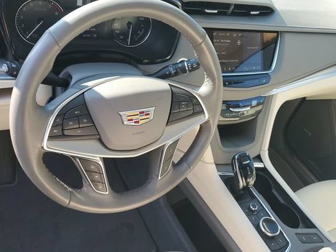 Certified 2024 Cadillac XT5 Premium Luxury AWD/4WD image 7