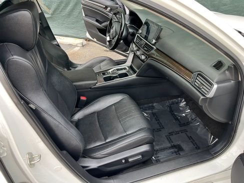 Used 2020 Honda Accord Touring image 9