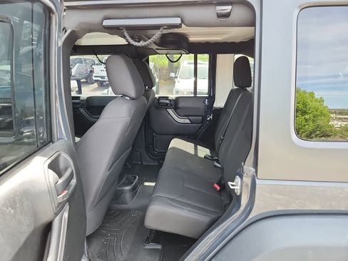 Used 2018 Jeep Wrangler Unlimited Sport S image 28