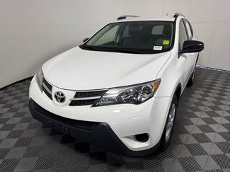 Used 2015 Toyota RAV4 LE video 2