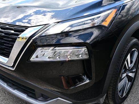 Certified 2023 Nissan Rogue SL AWD/4WD image 11