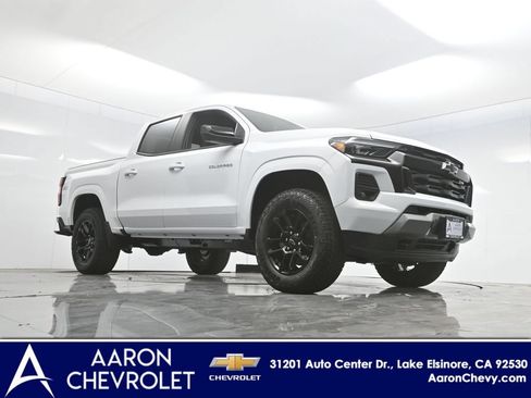 New 2025 Chevrolet Colorado Z71 w/ Midnight Edition AWD/4WD image 2