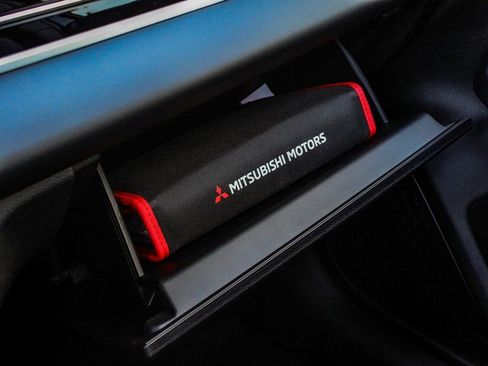 New 2026 Mitsubishi Outlander SE image 18