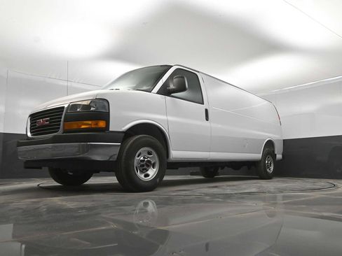 New 2026 GMC Savana 3500 Extended RWD image 30