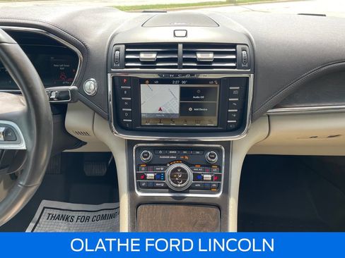 Used 2018 Lincoln Continental Reserve AWD/4WD image 23