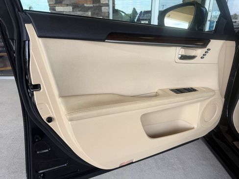 Used 2014 Lexus ES 350 w/ Luxury Package FWD image 8