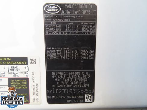 Used 2024 Land Rover Defender 130 X-Dynamic SE image 31