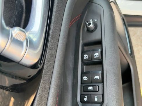 Used 2025 Jeep Compass Trailhawk AWD/4WD image 14