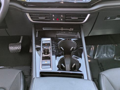 Used 2024 Volkswagen Atlas SE image 20