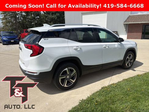 Used 2021 GMC Terrain SLT image 2