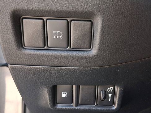 Used 2021 Toyota C-HR XLE image 25