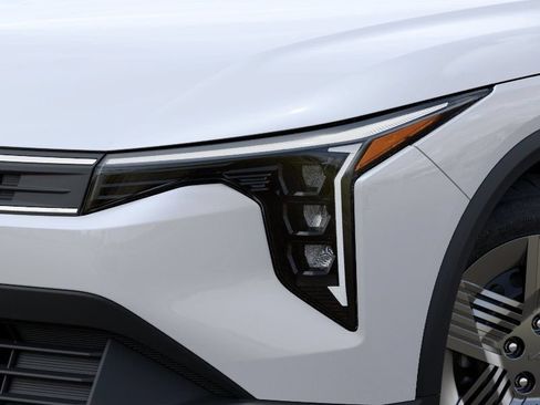 New 2026 Kia K4 FWD image 10