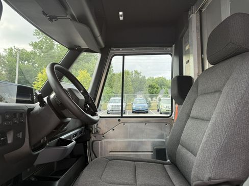 Used 2024 Chevrolet Brightdrop 600 w/ Commercial Equipment Package AWD/4WD image 13