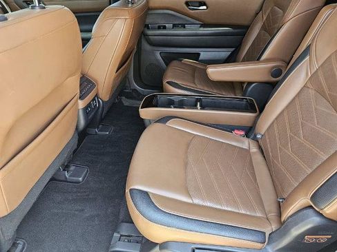 Used 2022 Nissan Pathfinder Platinum w/ Cargo Package FWD image 21