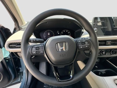 New 2026 Honda HR-V LX image 8