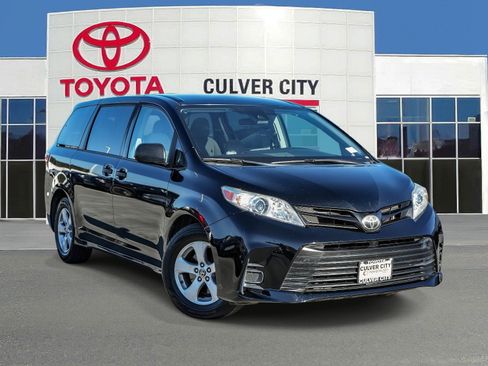 Used 2020 Toyota Sienna L image 1
