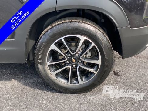 Used 2025 Chevrolet TrailBlazer LT w/ LT Cold Weather Package AWD/4WD image 15