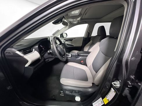 Used 2025 Toyota RAV4 XLE w/ Convenience Package FWD image 14