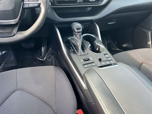 Used 2023 Toyota Highlander L image 22