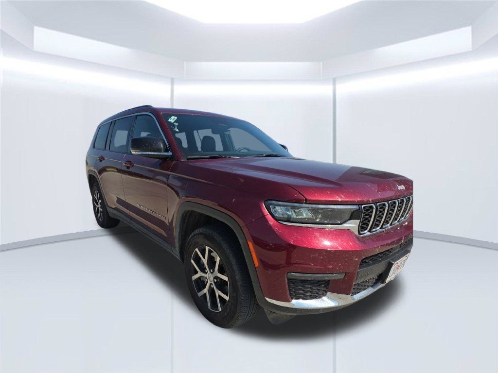 Used 2025 Jeep Grand Cherokee L Limited w/ Trailer Tow Package AWD/4WD image 44