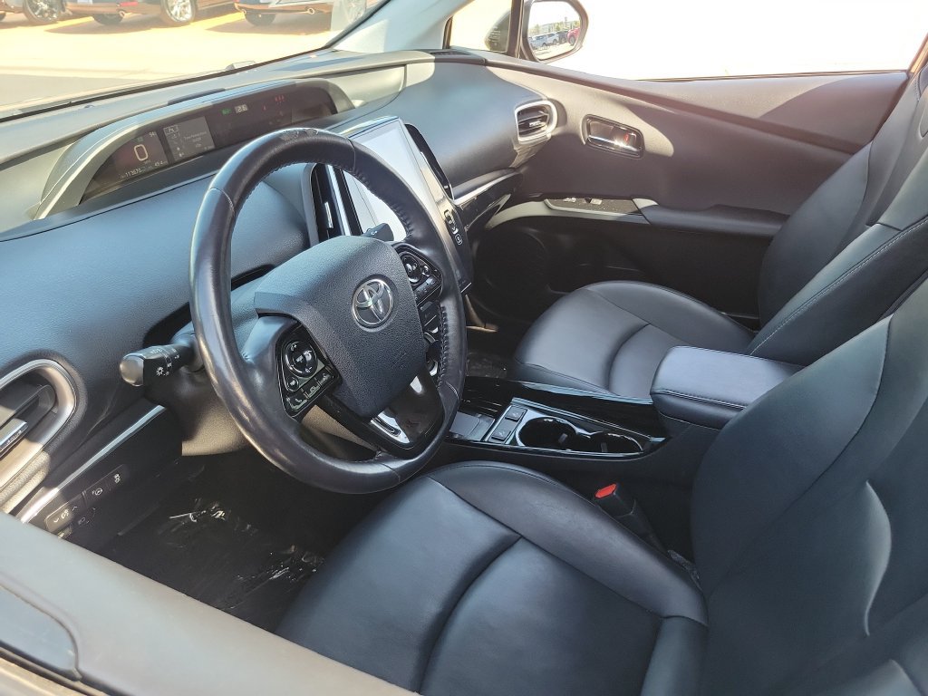 Used 2021 Toyota Prius Prime Limited FWD image 3