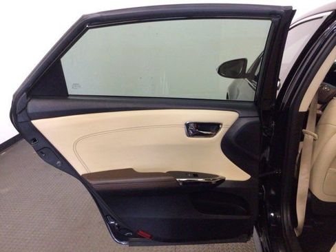 Used 2014 Toyota Avalon Limited image 23