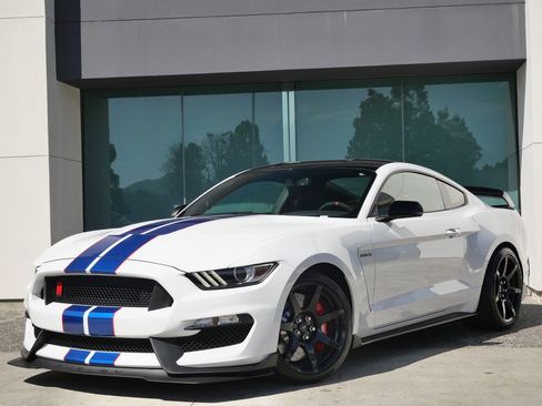 Used 2018 Ford Mustang Shelby GT350R w/ GT350R Equipment Group 920A image 3