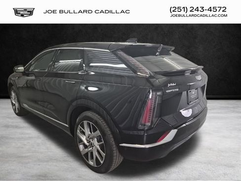New 2026 Cadillac Optiq Luxury 2 image 6