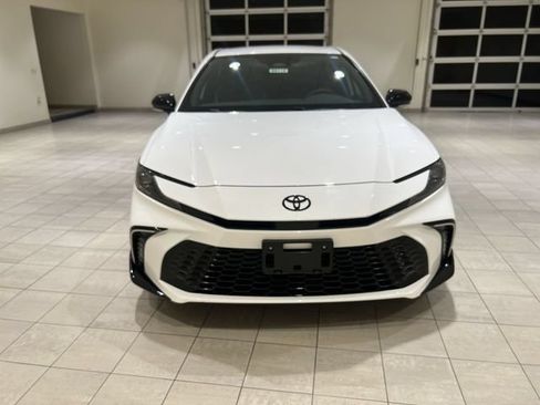 Used 2026 Toyota Camry Hybrid w/ Multimedia Upgrade Package FWD image 8