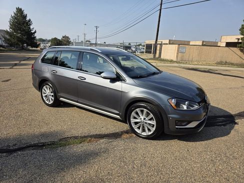 Used 2017 Volkswagen Golf Alltrack SE AWD/4WD image 10