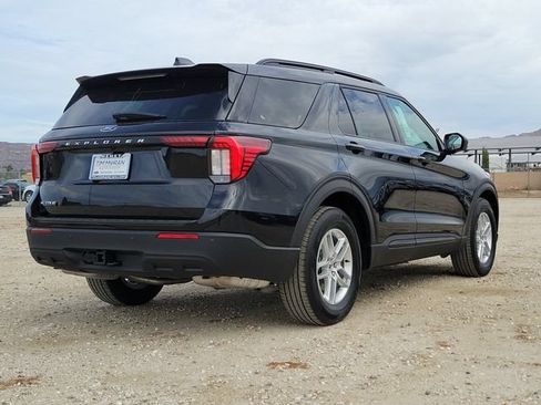 New 2026 Ford Explorer Active RWD image 3