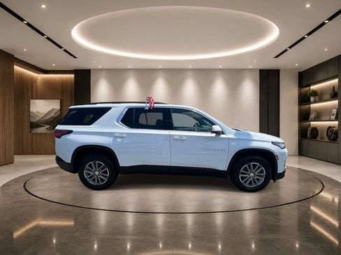 Certified 2023 Chevrolet Traverse LT FWD image 5